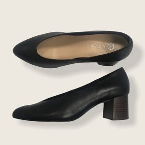 Bella Vita Women’s black shoes